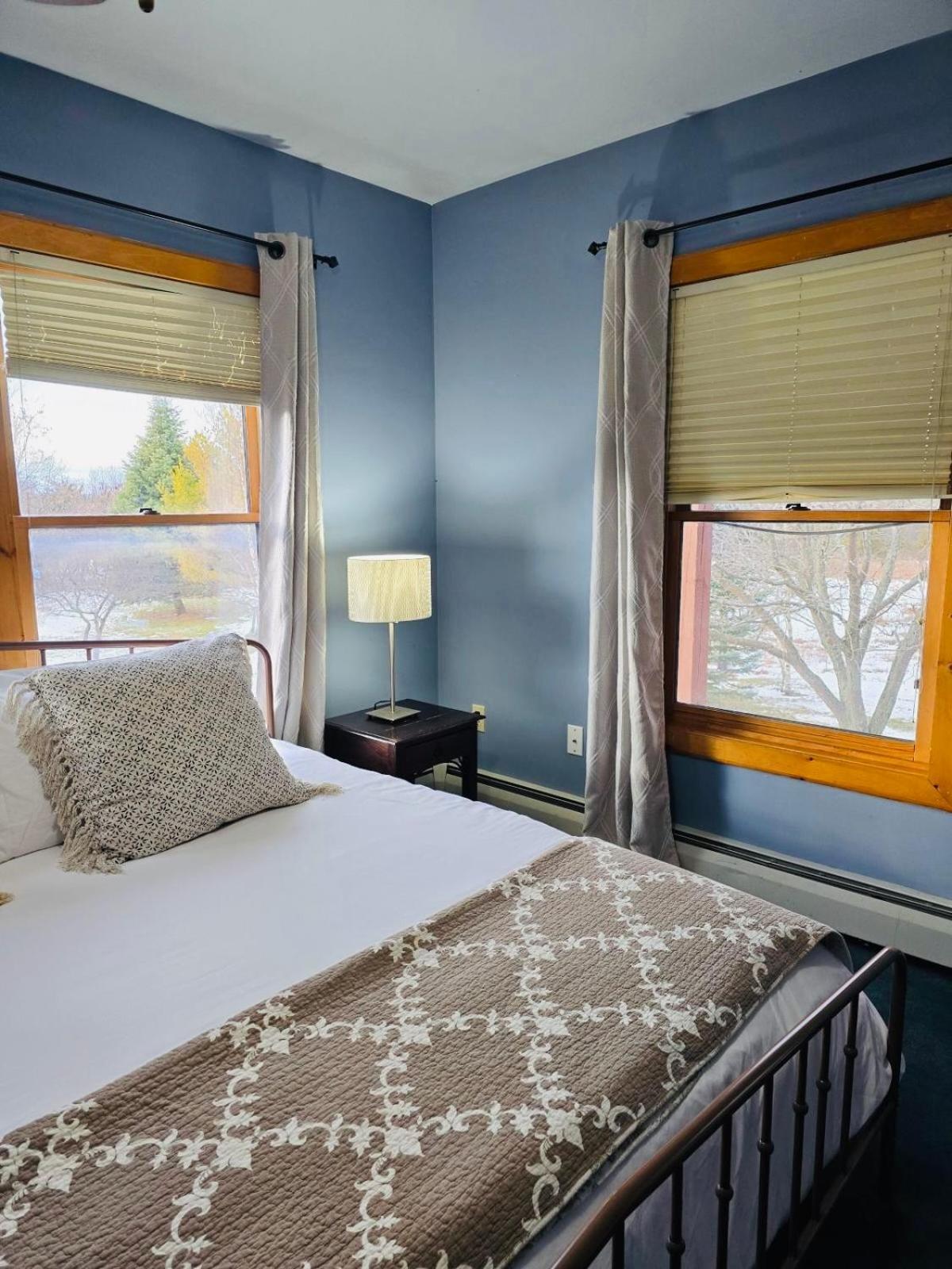 Point Au Roche Lodge Plattsburgh Ngoại thất bức ảnh